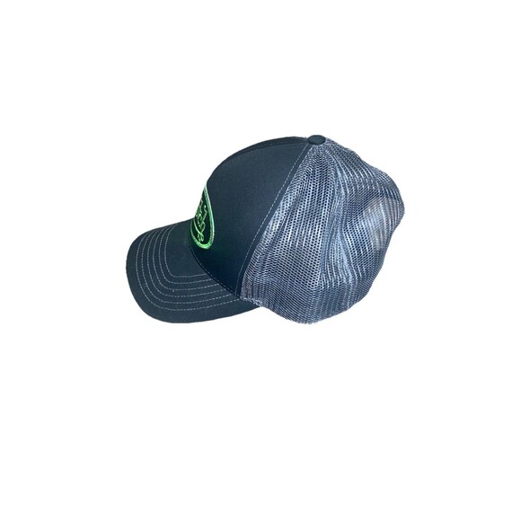 Von Dutch Trucker Hat Green Black Mesh Snapback with Adjustable Logo Embroidery - Picture 2 of 3